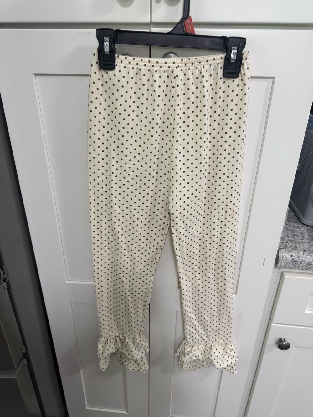 Cream Polka Dot Ruffle-Hem Girls Leggings